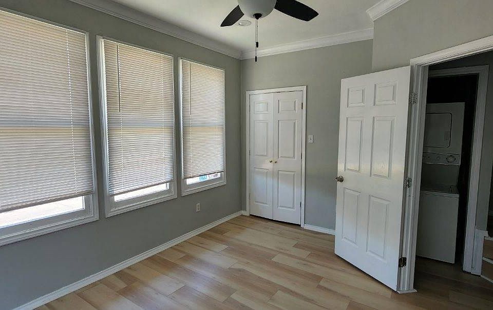 1st image of 4600 Gaston Ave #5