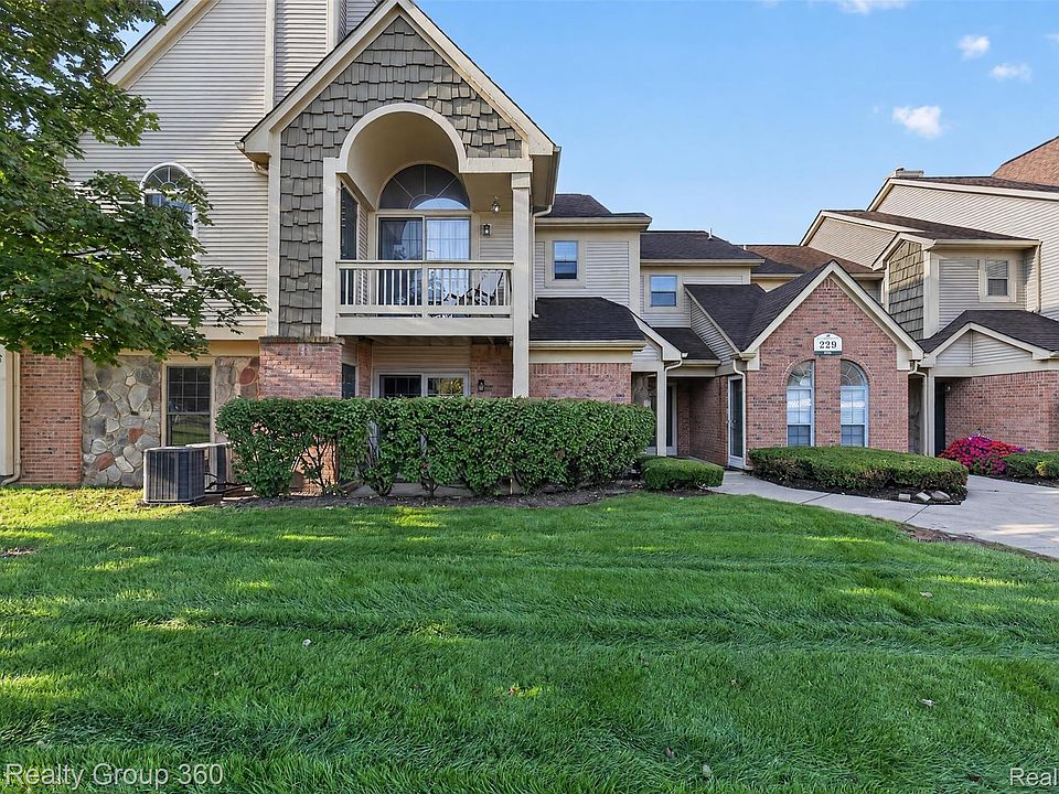 229 Brookwood Dr, photo 2
