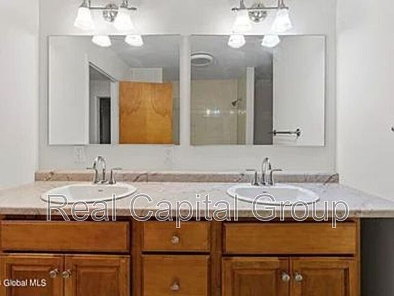 3rd image of 309 Harlem St Unit 2