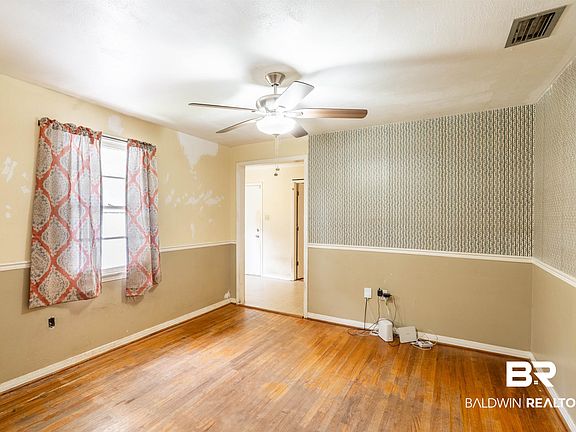 5th image of 365 Bourgeois Cir