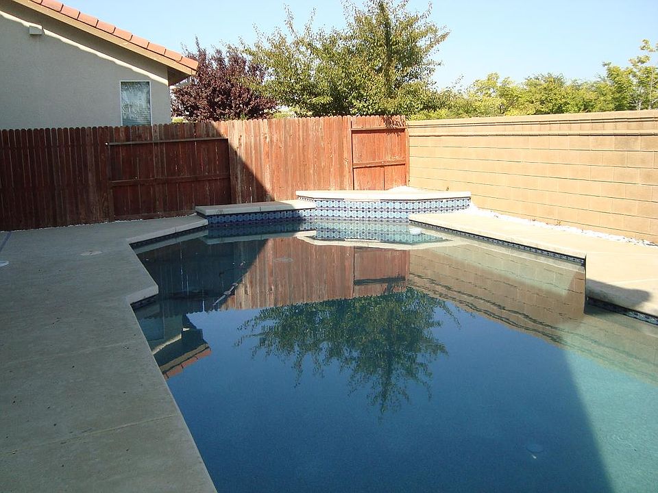 1st image of 3276 Beretania Way