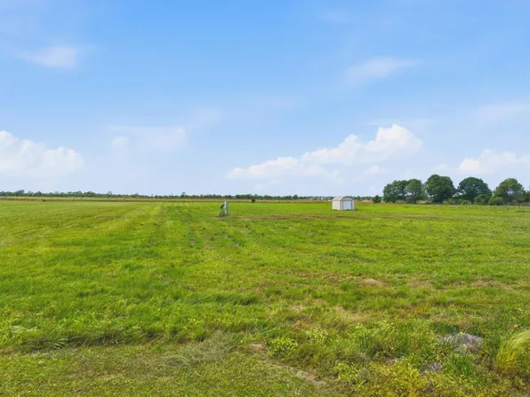 13247 Pousson Rd, Iowa, LA 70647