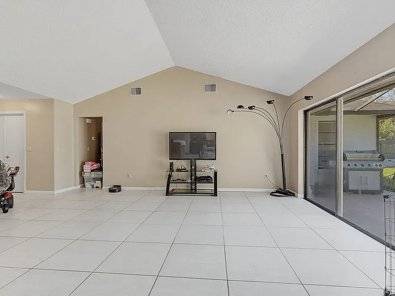 15846 Country Lake Dr — Photo 31