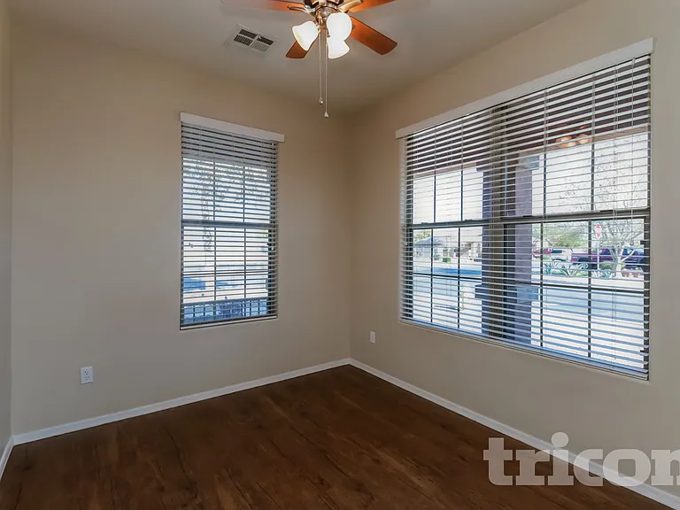 36497 W Barcelona Ln — Photo 5