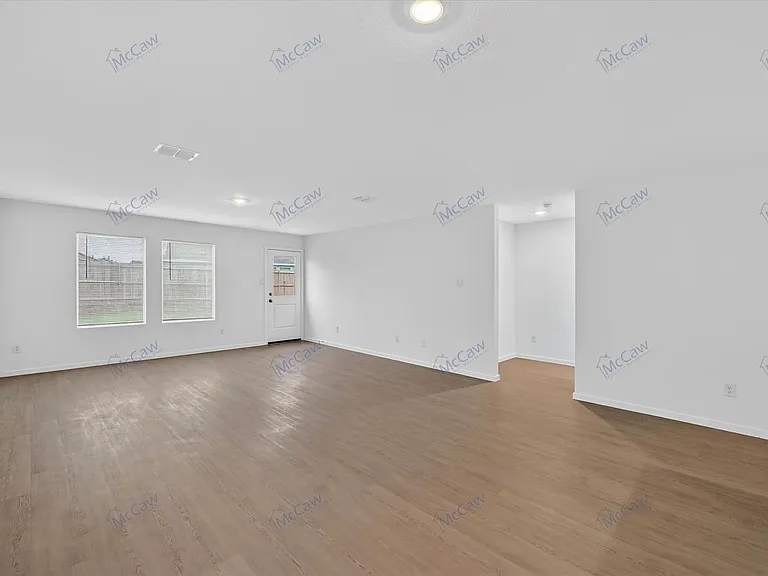 4041 Arklow St — Photo 3