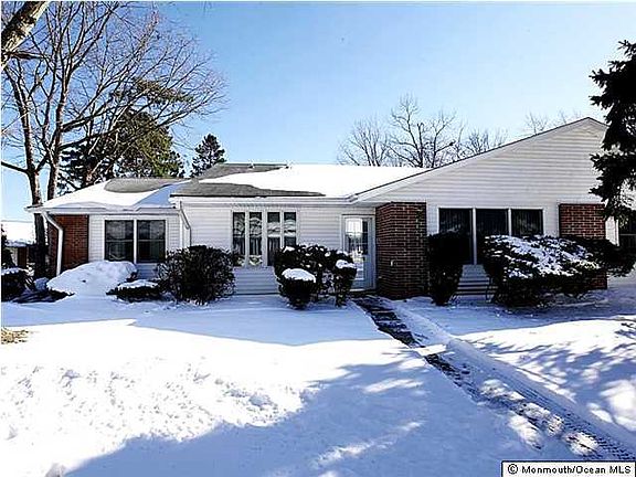 3rd image of 601 Lake Point Drive #A