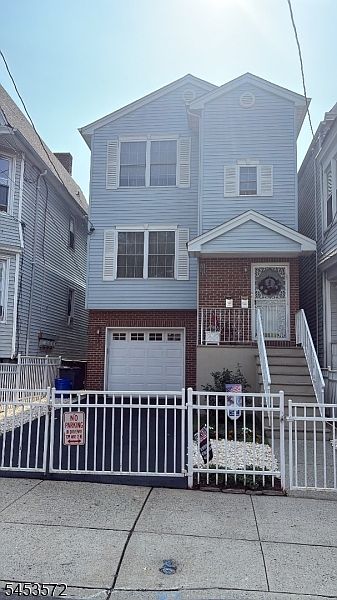 1st image of 64 Isabella Ave