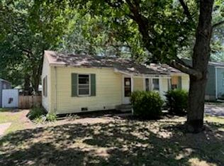 705 W 11th St, Newton, KS 67114