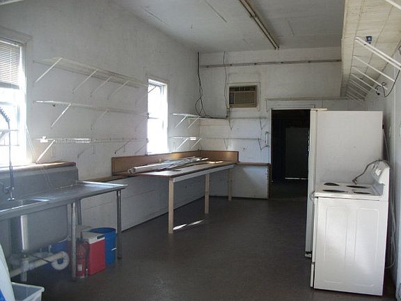 3rd image of 99 Julians Ln