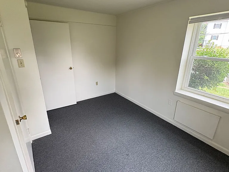 Charlotte Place Apartments — Photo 27