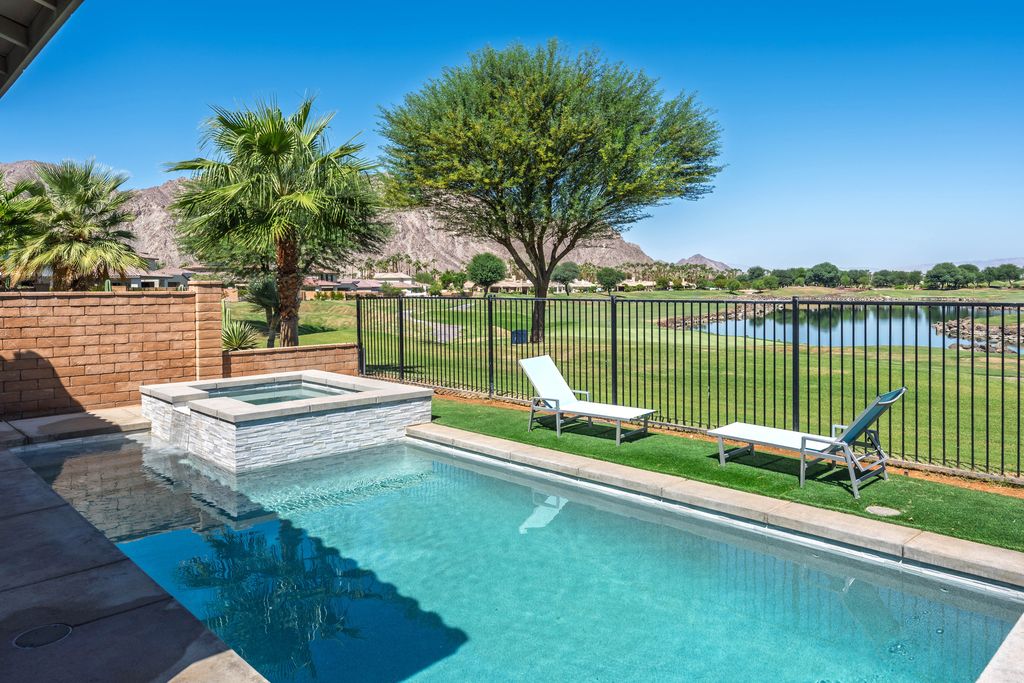 80262 Champions Way photo 1