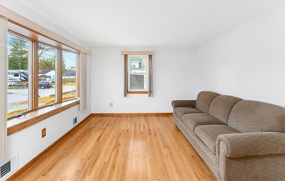 51 Bakers Creek Rd, Warwick, RI 02886 Zillow