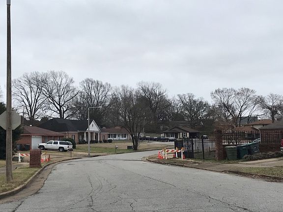 3rd image of 5053 Ravensworth Dr
