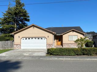 1803 Mill Creek Way, Fortuna, CA 95540