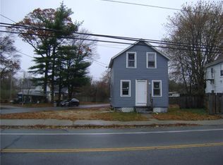 602 W Shore Rd, Warwick, RI 02889