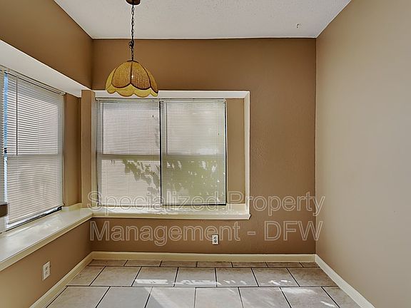 4th image of 8010 Clairemont Ave
