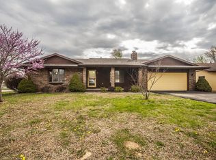 5748 S Buttercup Ln, Brookline, MO 65619