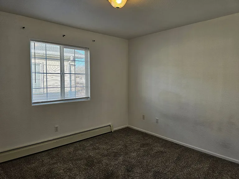 1240 Taft Ave — Photo 6