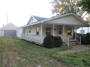 326 E Pierce St, Whitestown, IN 46075