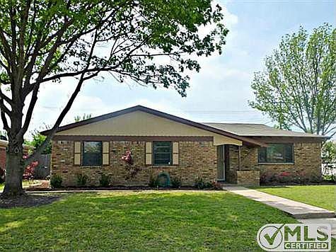 1st image of 513 Woodcrest Dr
