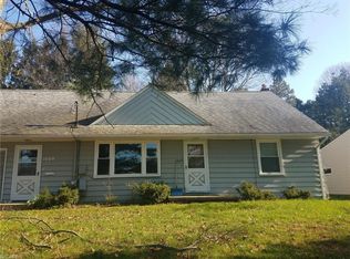 1069 Gardenview St, Kent, OH 44240