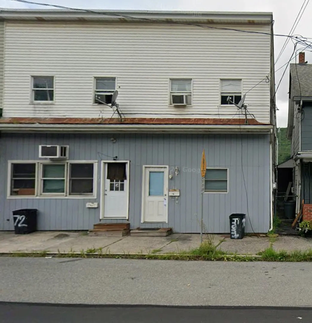 70-72 Catawissa — Photo 1