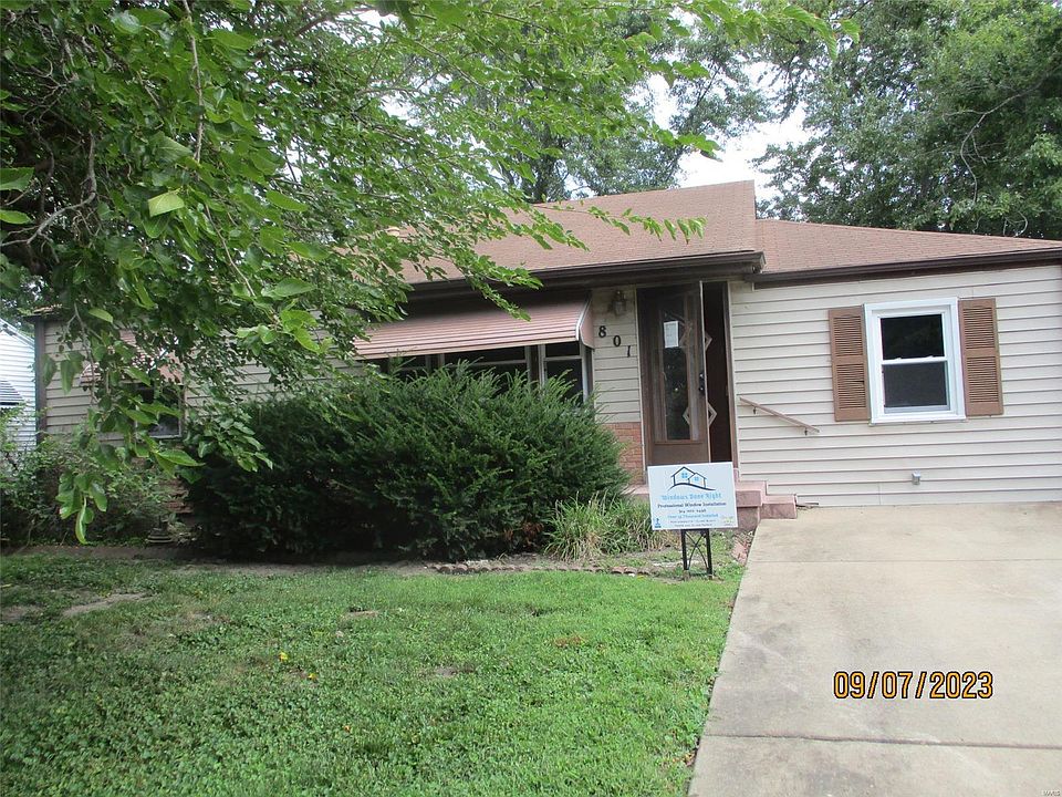 1st image of 801 Loekes Dr