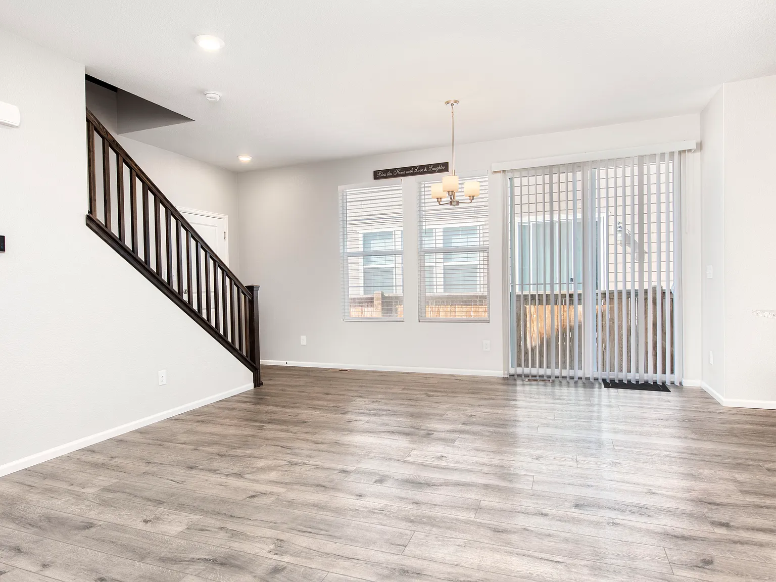 3 bed, 2417 sqft, $2,950 — Photo 4