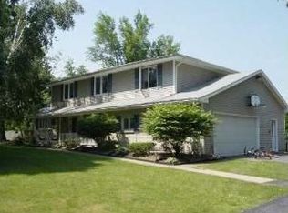 5260 Shadyside Dr, Clarence, NY 14031