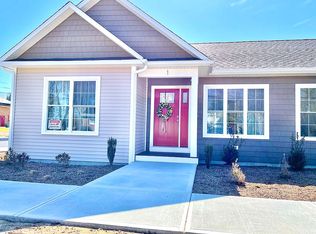 628 Sandy Ln, Warwick, RI 02889