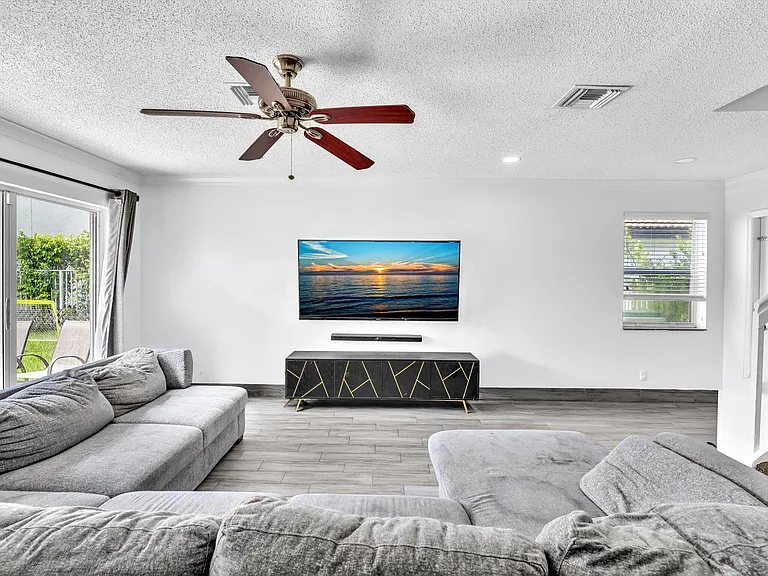 7145 Crescent Creek Way — Photo 10