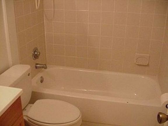 5th image of 1950 Paine Ave APT 21