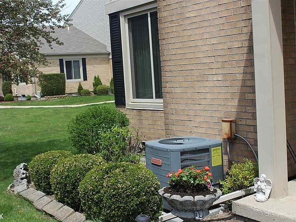 3rd image of 44559 S Carolina Dr