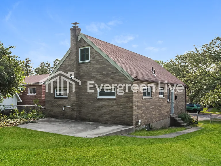 1135 Wendover Ct — Photo 14