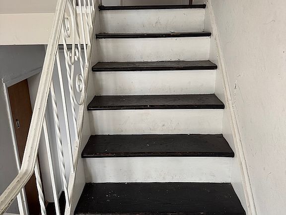 3rd image of 322 Franklin Ave APT 1