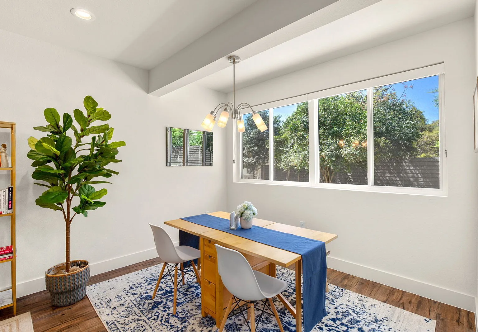 2 bed, 2.5 bath, 1383 sqft, $2,000 — Photo 4