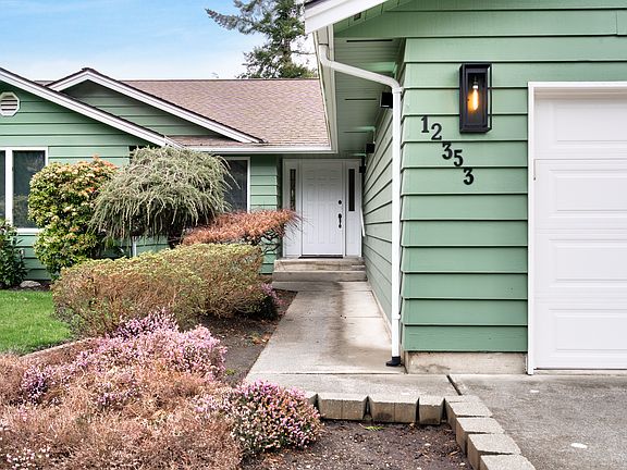 3rd image of 12353 Rainier Dr