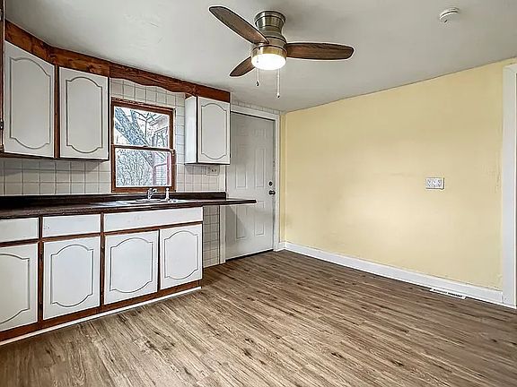 2nd image of 613 N Raccoon Rd