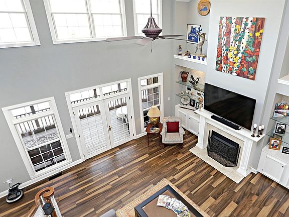 4th image of 103 Stirling Ln