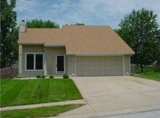 7306 Erika Ct, Pleasant Valley, MO 64068