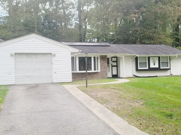 2550 Lisa Dr, Waldorf, MD 20601