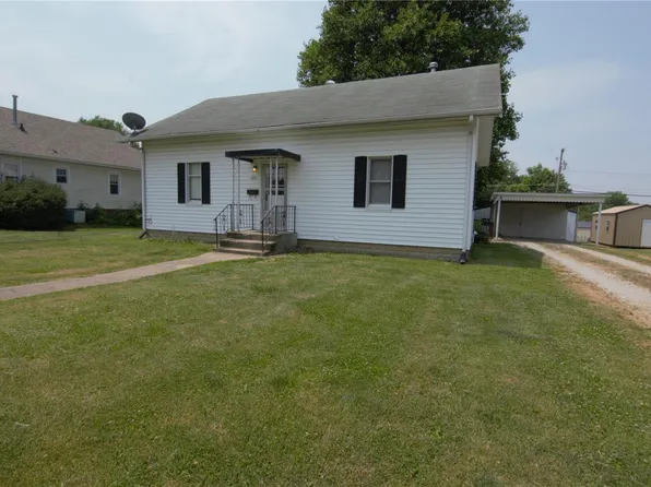 629 S 8th St, Vandalia, IL 62471