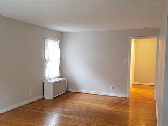 2nd image of 15 Hara Cres