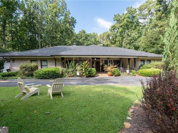 8180 Innsbruck Dr, Sandy Springs, GA 30350