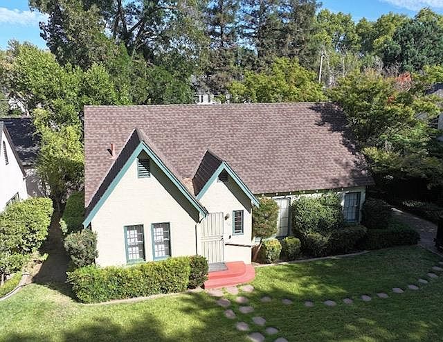 1st image of 1121 Yosemite St