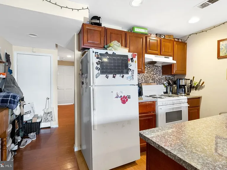 2105 Christian St — Photo 18