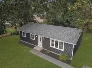 7 Corn Ct, Mastic Beach, NY 11951