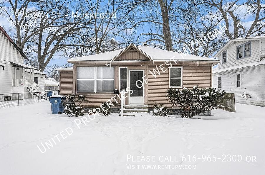 1st image of 2924 8th St