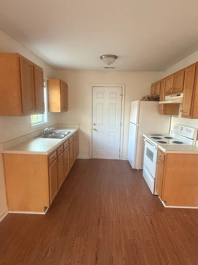 2 bed, 2.0 bath, 864 sqft, $975 — Photo 4