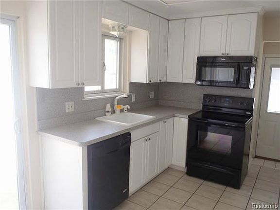 3rd image of 3931 15th St